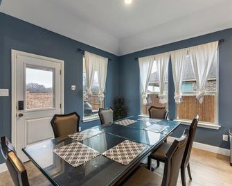 Spacious Midlothian Home + Outdoor Close to Dfw, - Midlothian - Comedor