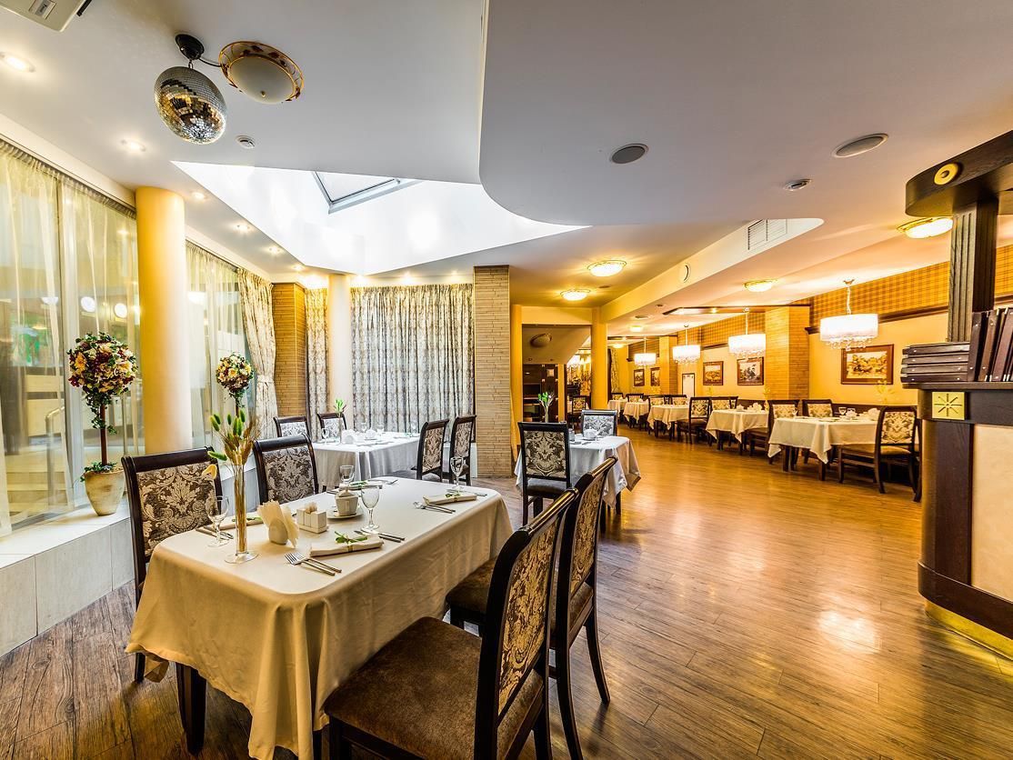 Cronwell Inn Stremyannaya - סנט פטרסבורג - מסעדה