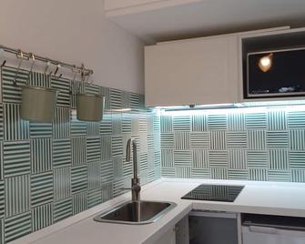 Miniappartamento in Villa vicino al mare - San Felice Circeo - Cucina