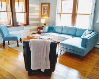 Walk Anywhere In Grand Marais From This Charming Bungalow: - Grand Marais - Living room