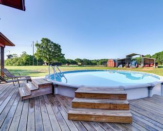 Neosho Home on 90 Acres w/ Private Pool & Fire Pit - Neosho - Bazén