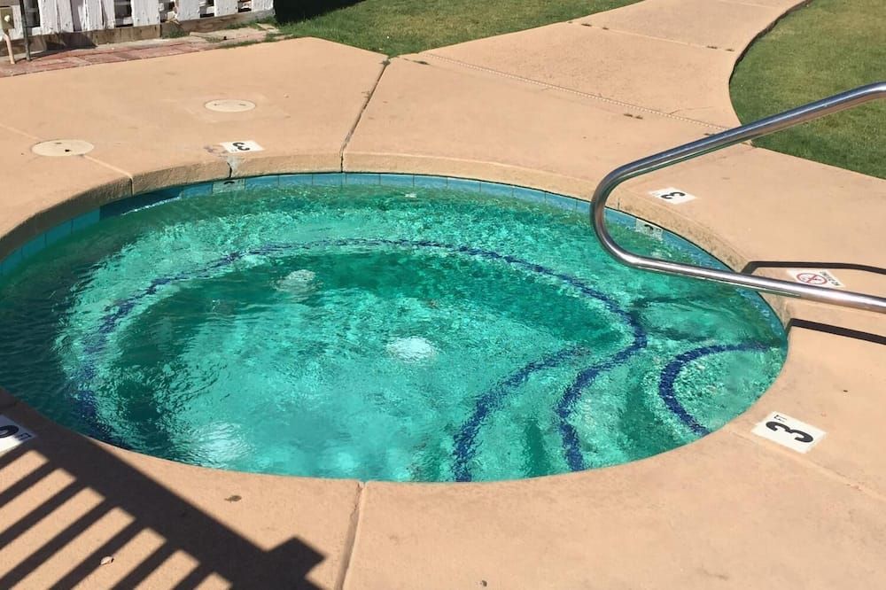 Ez 8 Motel Airporter - פיניקס - בריכה