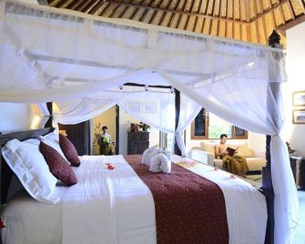 Tirta Ayu Hotel & Restaurant - Amlapura - Makuuhuone