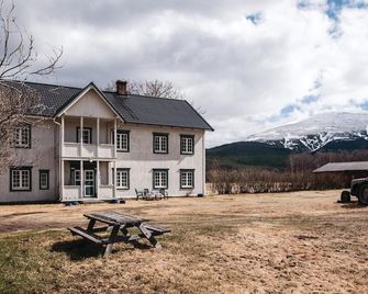 Beautiful Home In Tynset With Kitchen - Tynset - Building