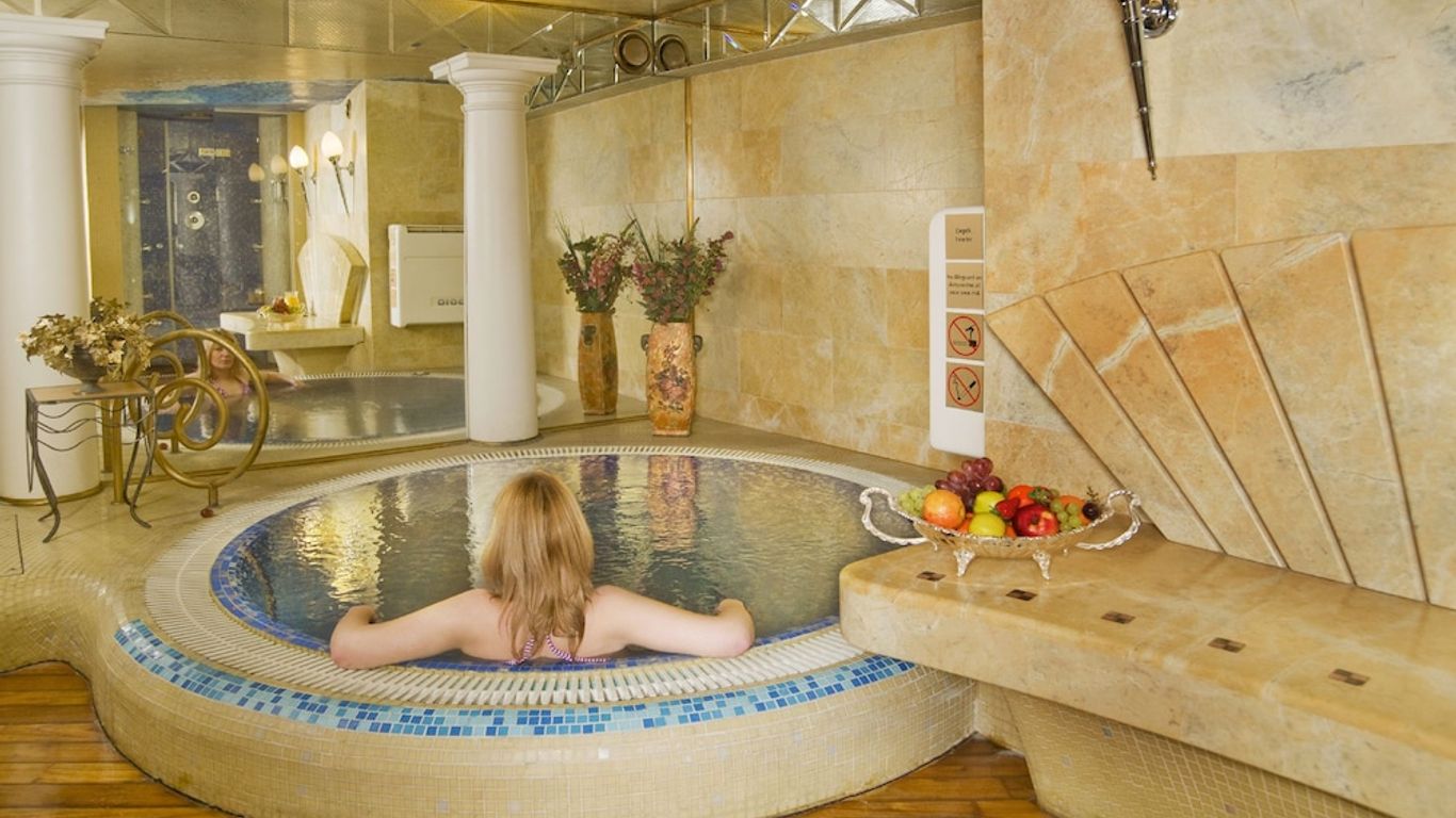 Imperial Hotel & Restaurant