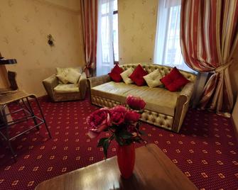 Deluxe Hotel On Galernaya - Saint Petersburg - Living room