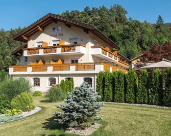 Hotel Bischofhof - Chiusa/Klausen - Building