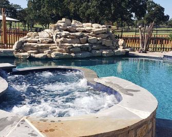 Harley-Davidson Cabana at Tipsy Toad Retreat - Boyd - Piscina