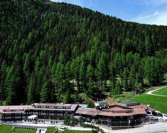 Sport Hotel Pampeago - Tesero - Building