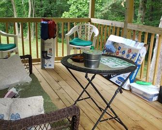 3bdrm 2bth Country Setting Close To Nashville And Popular Attractions Pets Ok - Goodlettsville - Balcony