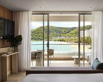 The Sundays - Hamilton Island
