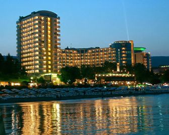 Bonita Hotel - Golden Sands - Building