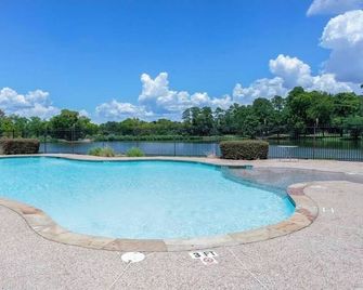 Peaceful Lake Guesthouse - Montgomery - Pool