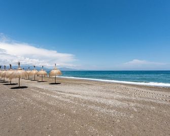 Ct 240 - Beachfront Apartment -Don Juan Manilva - Manilva - Playa