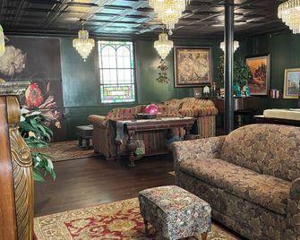 Rest & Reignite At The Pulpit House -See Video-King Bed - Whole Building Private - Hagaman - Lounge