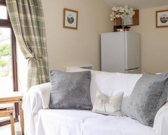 Lannlyvri Lodge - Bodmin - Living room