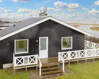 Exquisite Holiday Home in Løgstør near Sea - Løgstør - Edificio