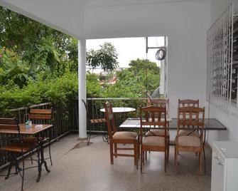 Hotel Restaurant Coté Sud - Lomé - Balcón