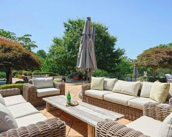 Enchanted Manor with Pool Tennis & Elegance - Cherrybrook - Binnenhof