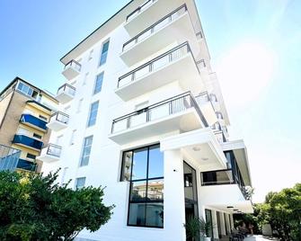 Club Hotel Residence - Cesenatico - Building