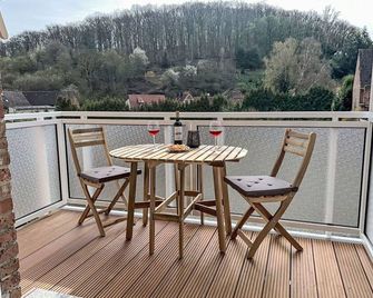 Nice apartment for 4 guests with WIFI, TV and patio - Aschersleben - Balkon