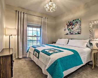 Family Farmhouse on 160-Acre Ranch with Hiking Trail - Lawrenceburg - Bedroom
