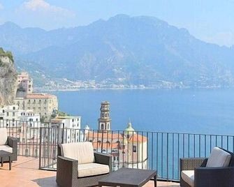 Villa Medea: An elegant and welcoming four-story villa set into the cliff, sheer above the sea, with Free WI-FI. - Amalfi - Balcony