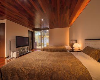 Hanamurasaki - Kaga - Bedroom