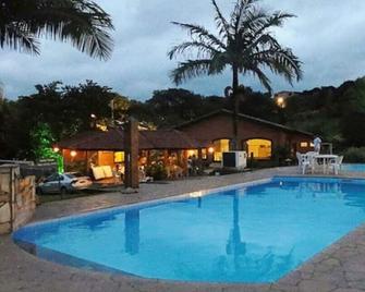 Hotel Fazenda Reviver - Araçoiaba da Serra - Piscina