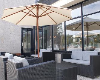 尼維萊特巴德弗萊徹酒店 - 涅韋列特 - 尼維萊特巴德 - 天井