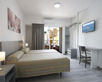 Hostal Anna Benidorm - Benidorm - Bedroom