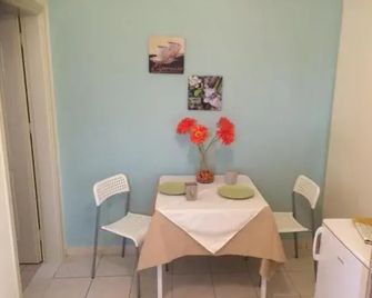 Sunny Studios - Svoronata - Essbereich