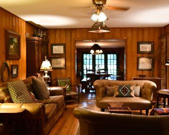 Country Woods Inn - Glen Rose - Lounge