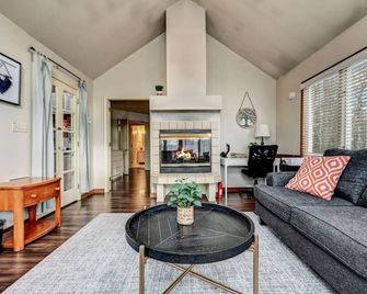 Poconos Paradise Lakeskihikewater Parkkids - Lake Harmony - Living room