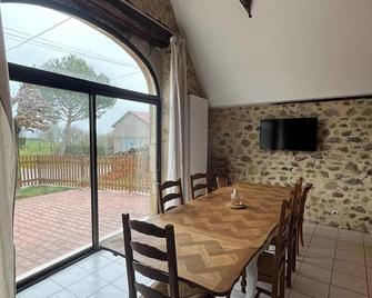 Maison charmante à Maleville avec jardin privé et parking.B - Maleville - Comedor