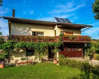 Apartment & Rooms Grmek - Postojna - Building