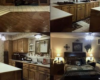 Country Living Home - Channelview - Kitchen