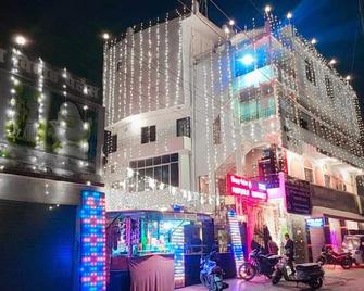 Hotel Nilay & Banquet (Vivah Bhawan) - Bhāgalpur - Building
