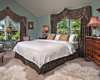 Cozy Rose Inn - Grandview - Bedroom