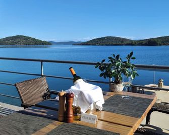 بانسين ألين دوجي أوتوك - Luka - شرفة