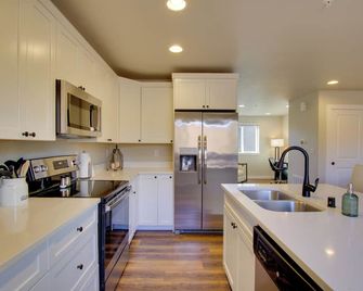 Monroe Apartment Near Evergreen State Fairgrounds! - Monroe - Küche