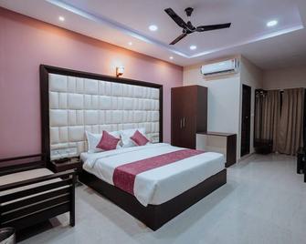 Bajaj's Karwan Inn - Jagdalpur - Bedroom