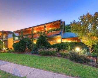 The Vines Motel and Cottages - Stanthorpe - Building