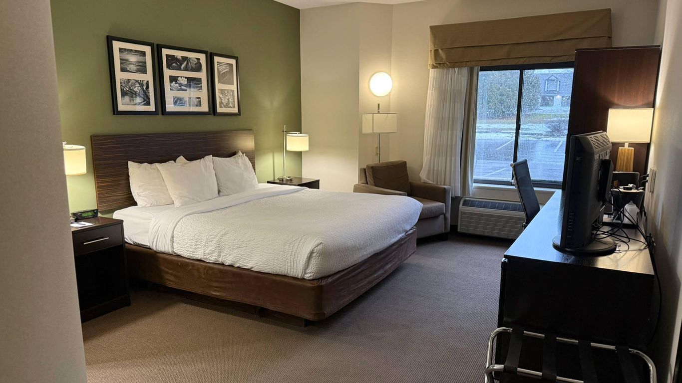 Sleep Inn and Suites Queensbury - Lake George