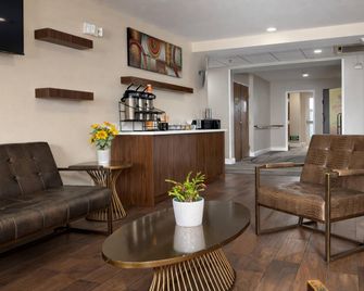 Econo Lodge Inn & Suites Santa Rosa South - Santa Rosa - Recepción