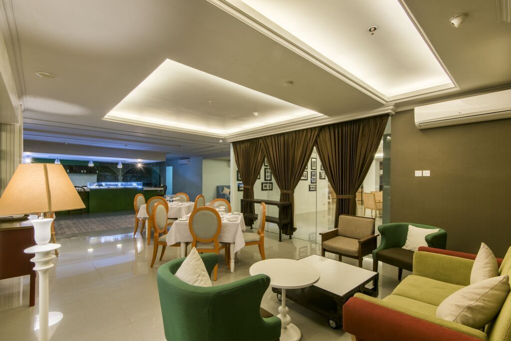 فندق يانز هاوس