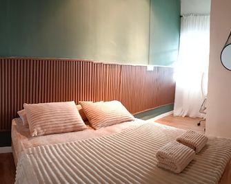 roomstay tepi shell kerteh - Kerteh - Bedroom
