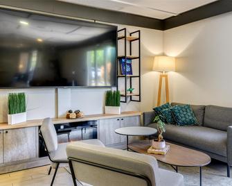 Campanile Besancon Ouest - Chateaufarine - בזאנסו - סלון