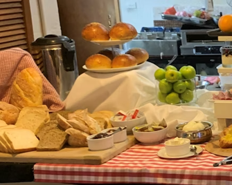 Prom Country Lodge - Foster - Bufé
