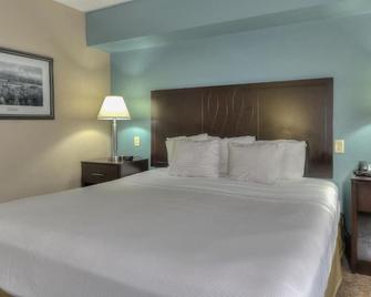 Greystone Lodge On The River - Gatlinburg - Bedroom